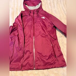 The North Face Women's Mulberry Raincoat Size XL